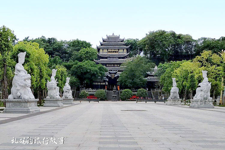 重庆这座寺庙 藏“世界第一室内金佛” 奇妙回音建筑距今已594年