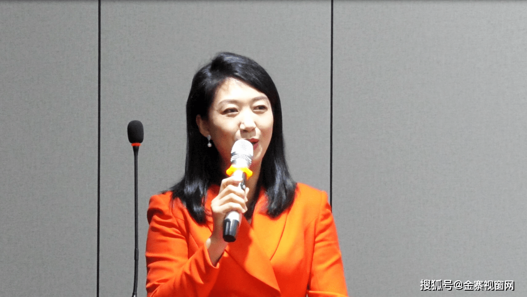 六安电视台主持人 毛瑞▲ 薇凯国际医疗事业集团董事长:李涛芝神堂