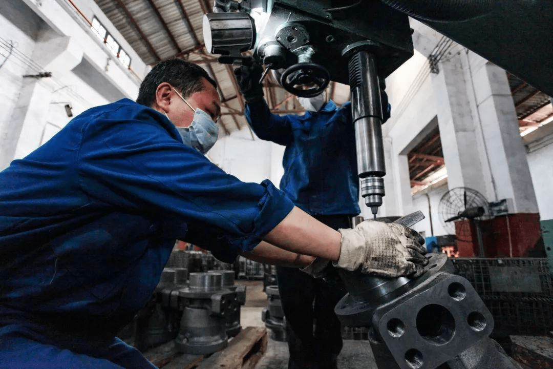 维克液压报告期内多次调整财务数据 更换会计师