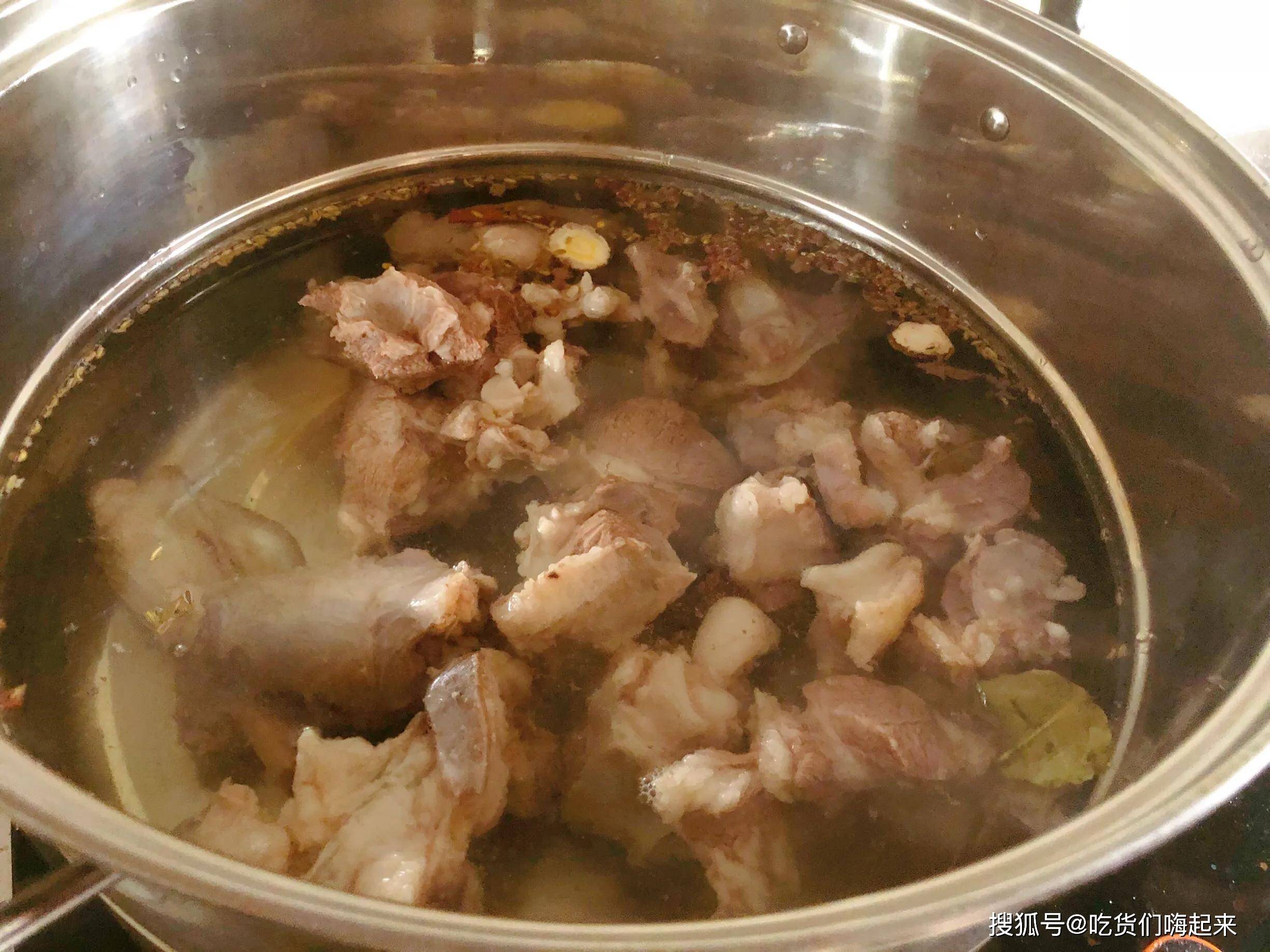 西安羊肉泡饃說:3味調料足矣,專克羊羶味_花椒