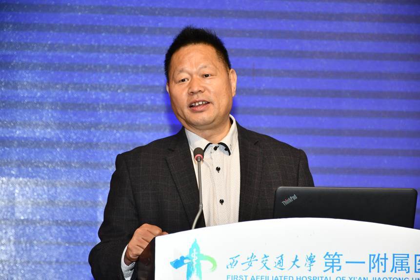 2007年12月,郑鹏生教授怀揣一颗炽热的爱国心从海外回国加盟交大一