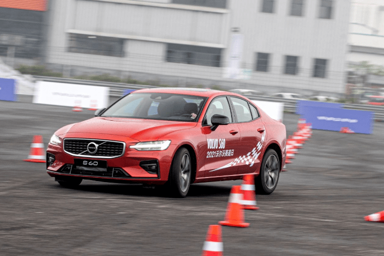 试驾沃尔沃双子星丨不只安全操控性能也很强