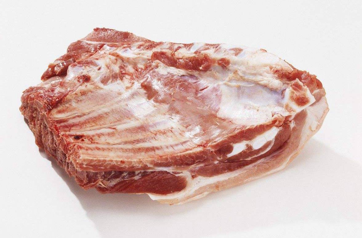 实际上并不是这样的,排骨也是有很多不一样的种类的,基本上可以分成小