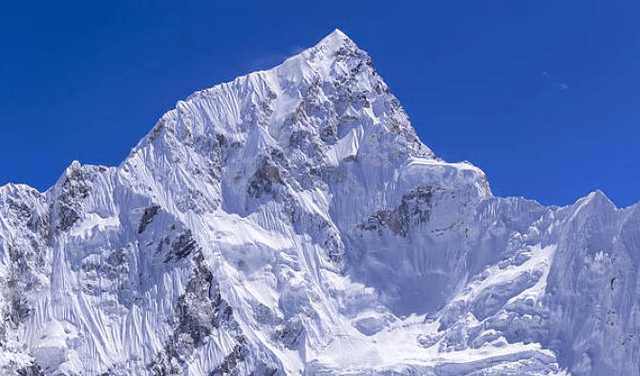 珠峰上有名的“睡美人”，遇难超20年，为何却无人送她下山？
