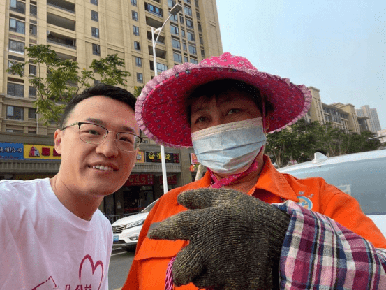 席铁铸:感恩社会,助力公益活动,为公益事业献爱心