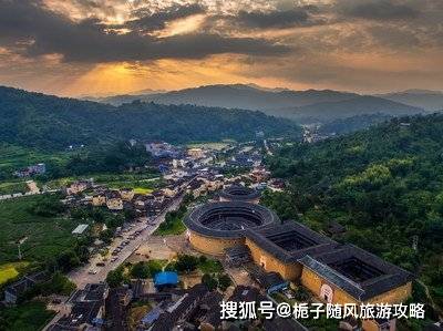 2018福建经济总量排名_福建经济学校宿舍(2)