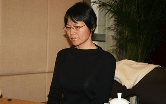 聂卫平一共经历过3段婚姻,第一次婚姻他的妻子是同为围棋手的孔祥明