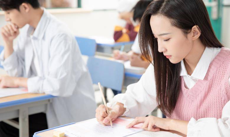 上大学对就业有什么帮助 f1065727db1e4644a86723f06a3b32be.jpeg