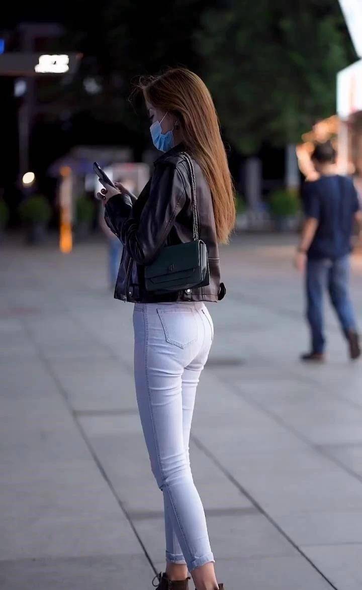 什么样的是小脚裤 66efff8f36e74bc88ae09184186efd5a.jpeg