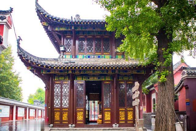 武汉一座道观，被称为江南第一大福地，是道教著名的十方丛林之一