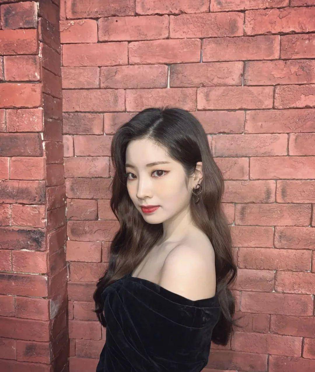 效果有目共睹一下就是头型完美的氛围感美女了