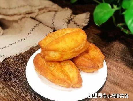 在家怎么做油条酥脆好吃又松软 9814c20335c04f0d972eb255d798f5ee.jpeg