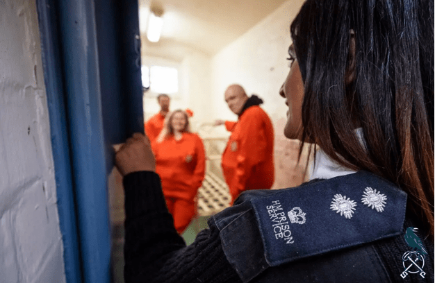 英国什鲁斯伯里监狱举办越狱游戏，牢笼里也欢乐无限