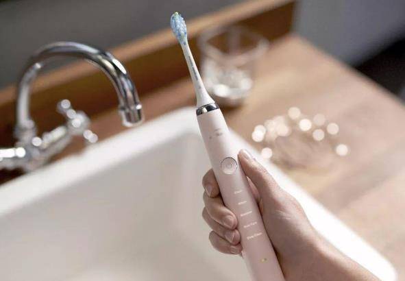 无刷减速马达，经常使用电动牙刷的人，牙齿会有什么变化？网友：太晚了＿方向上