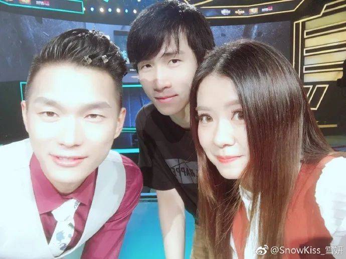 祝魔兽颜值最高主播生日快乐!