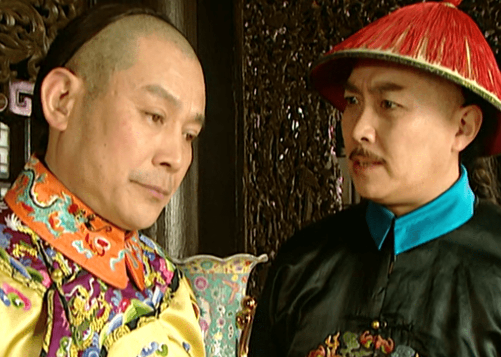 这实际上与雍正在登基之初,将八阿哥胤禩册封为廉亲王,并对其委以重用