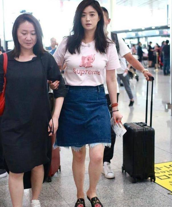 37岁蒋欣瘦成王子文,体重成双数,告别微胖女神,公开方法并不难