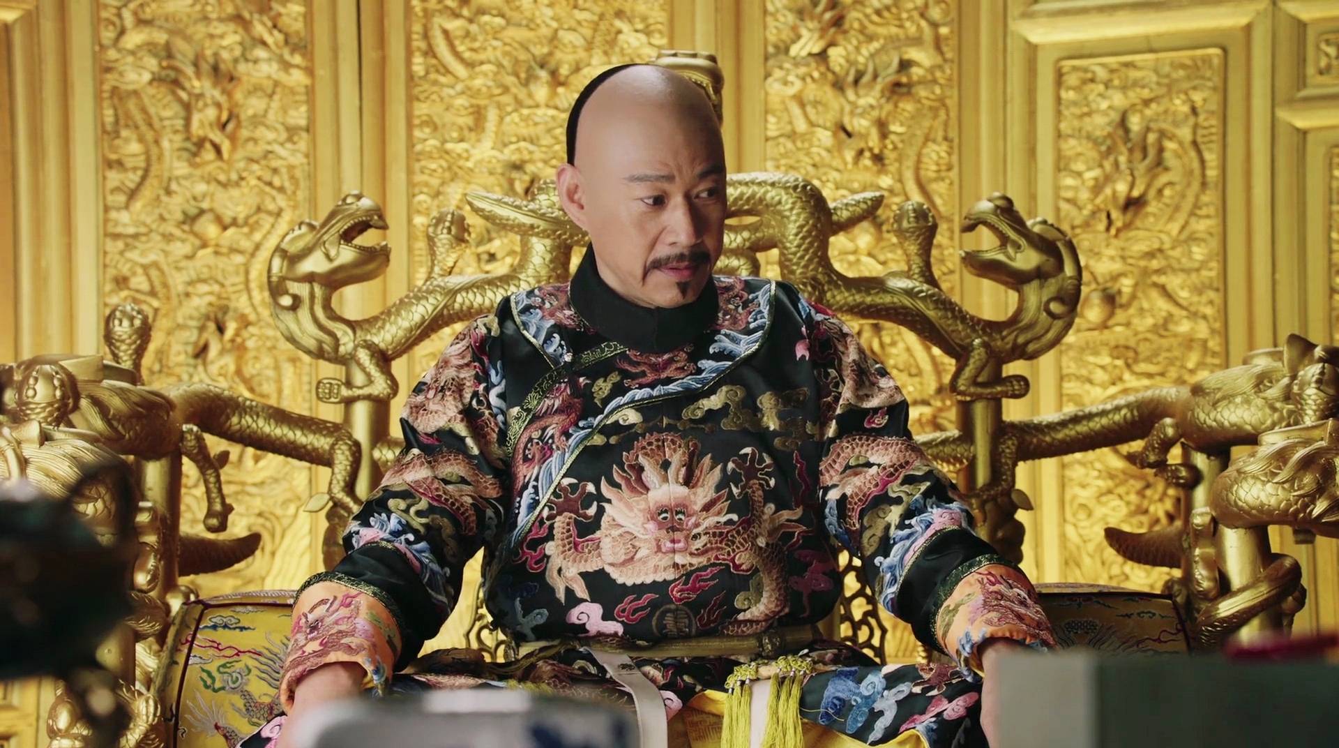 《如懿传》中演员张丰毅饰演的雍正帝那么,为何会出现这样一个纰漏呢?