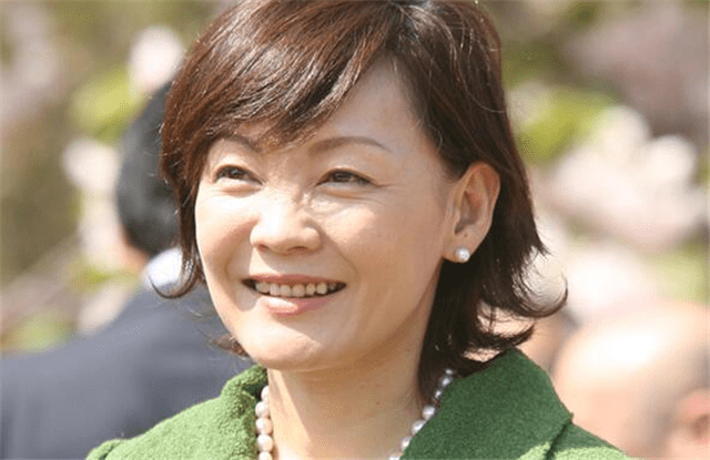 一生无子,又爱酗酒的安倍昭惠,为何还能被安倍晋三独宠33年