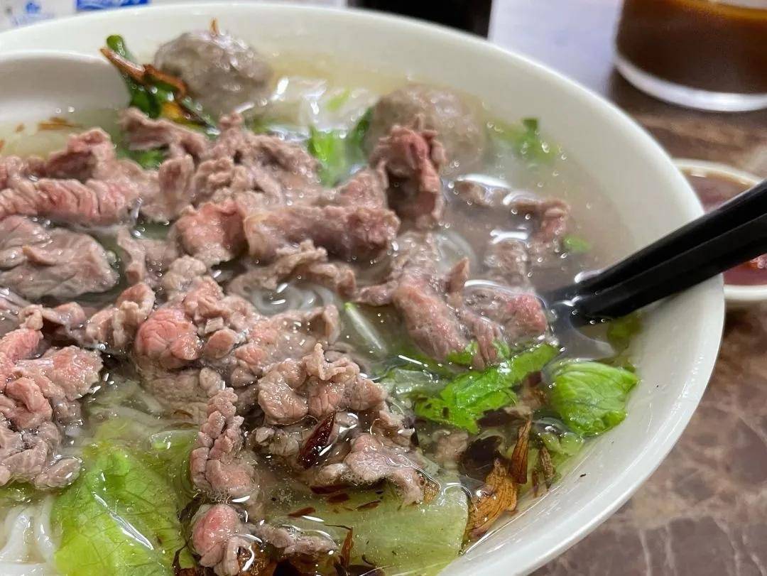 白塔牛肉粿条汤