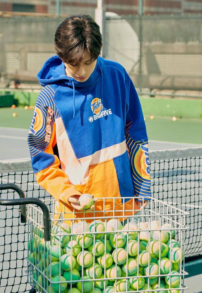 成毅为汰渍拍的新海报曝光,粉丝:最后一张太有感觉!