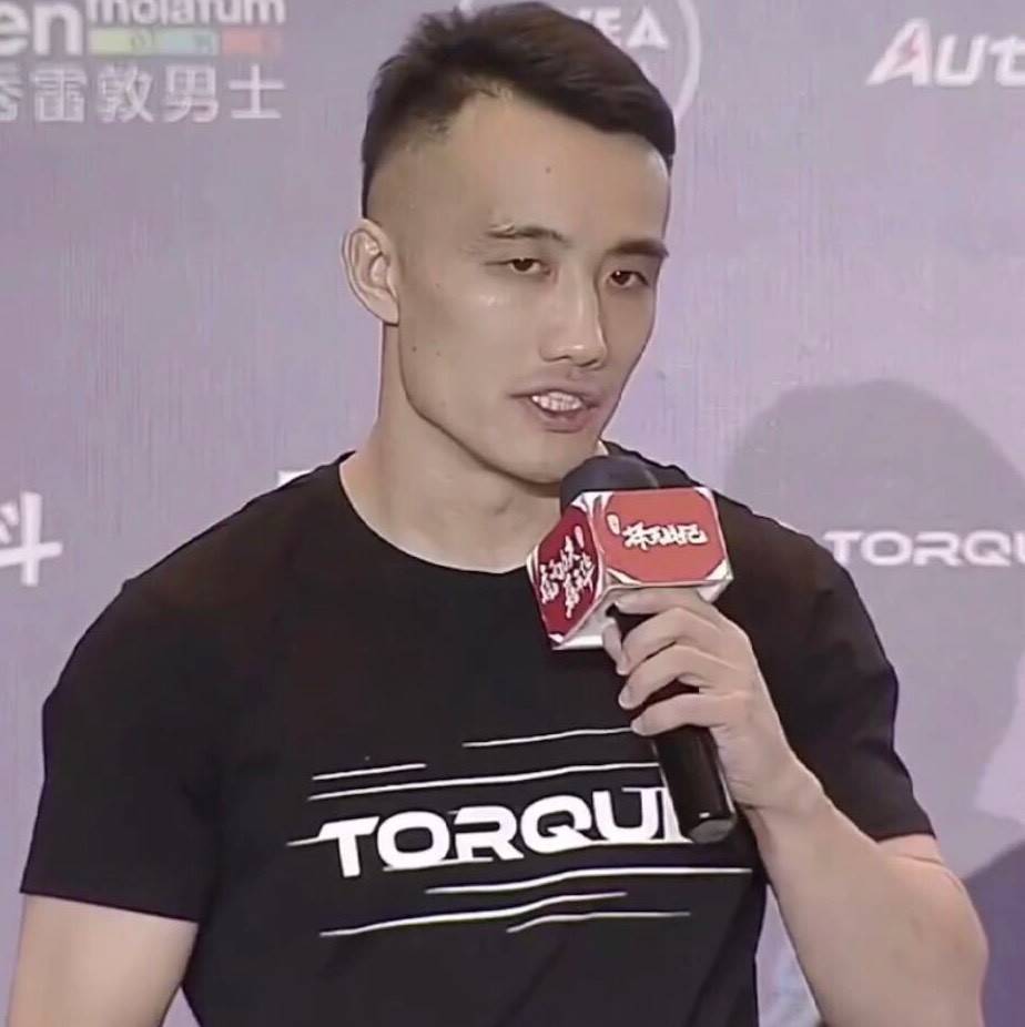 人物| 中国格斗狂蟒,会写诗的格斗高手_薄福凡