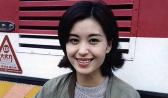 "最上镜亚姐"伍咏薇:嫁大30岁富豪,仅13天丈夫去世被骂克夫