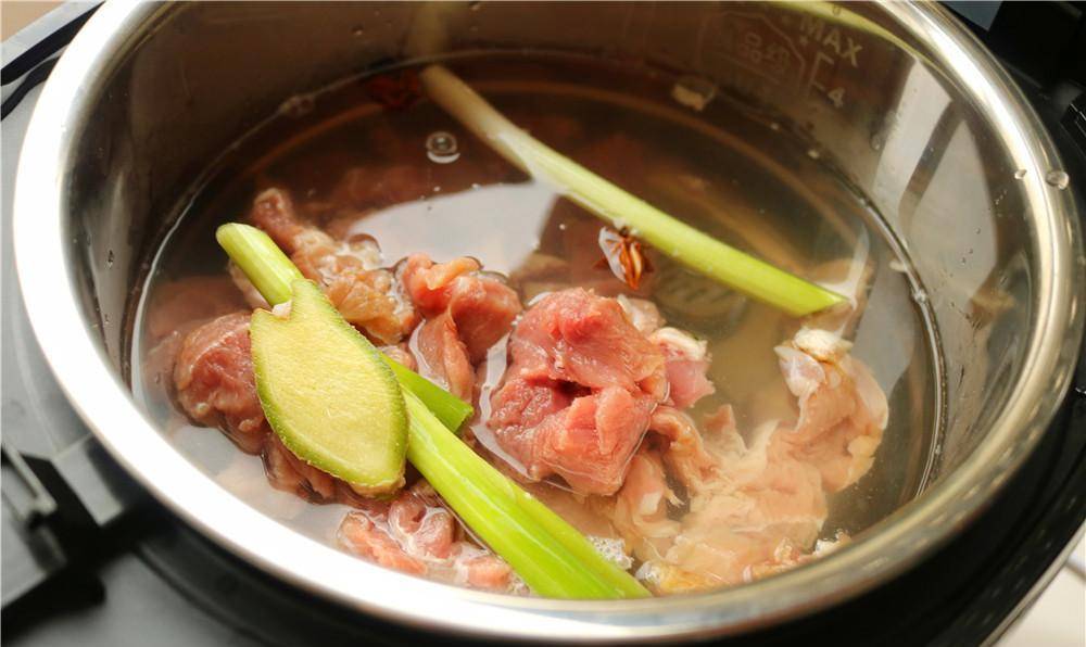 羊肉放什么煲汤 a3ff11ab4ddd4c52aa031efde0f0d400.jpeg
