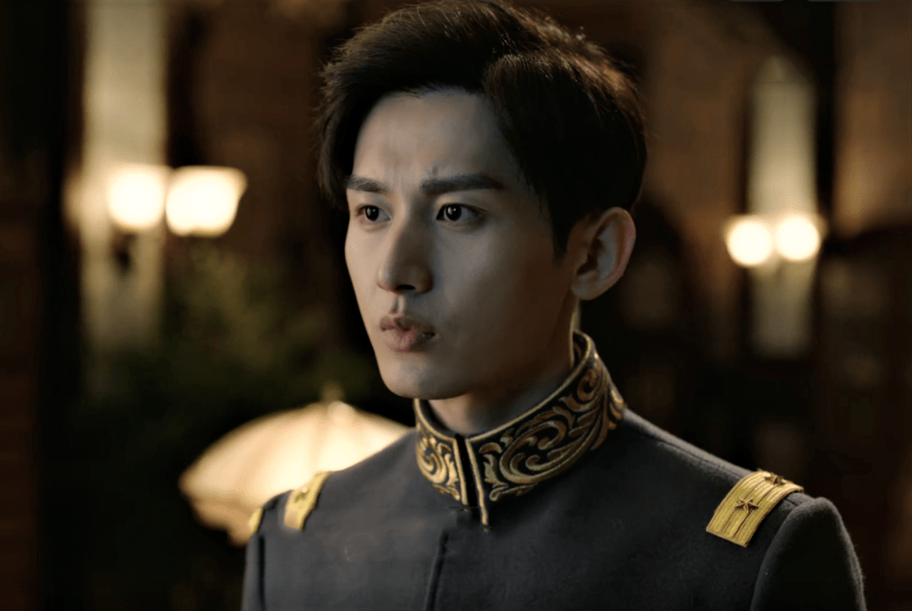 张副官 (张铭恩饰),虽不是主演那也是把军装的气质穿出来了总结啊