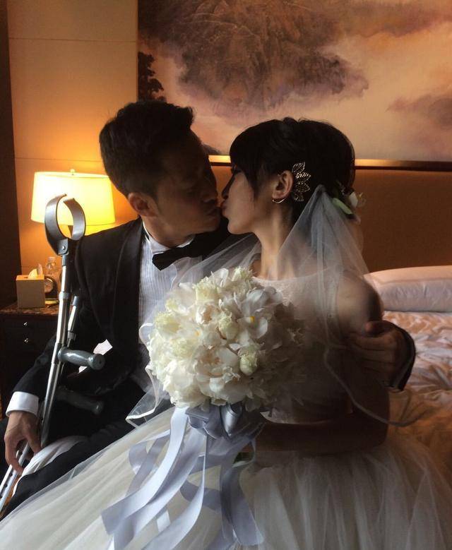 当年为嫁入豪门抛弃吴京,如今她靠卖鱼为生,后悔了_樊亦敏