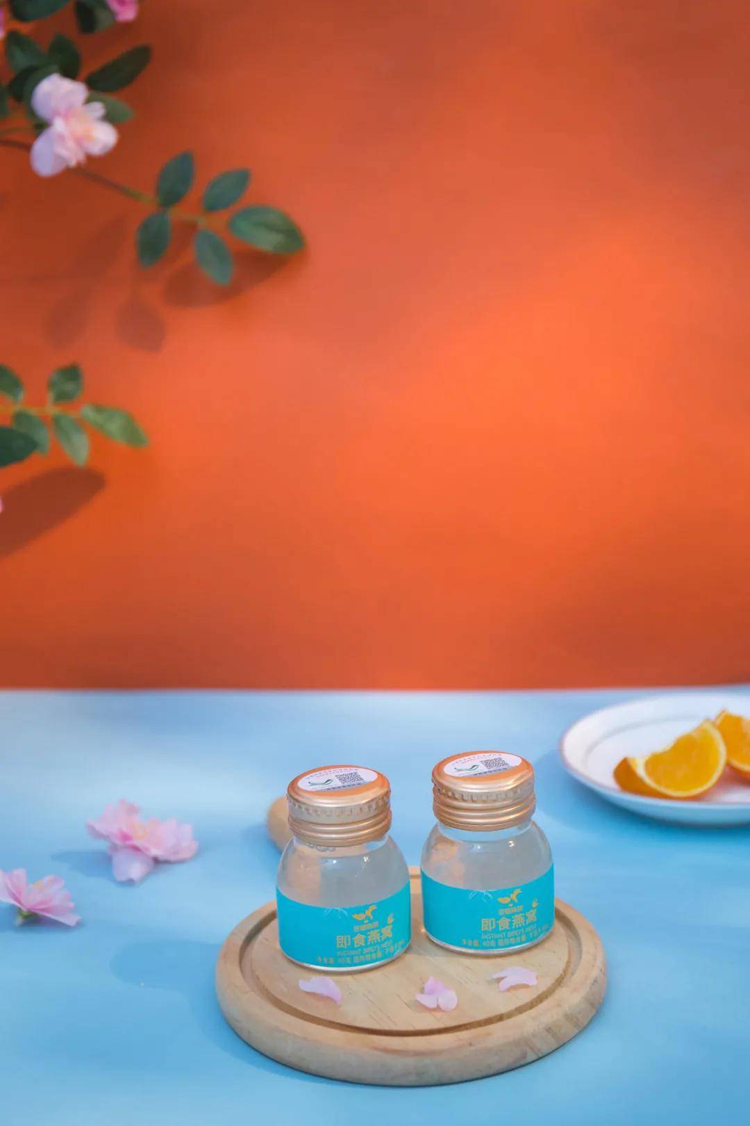 为保证燕窝的食用安全,百魅焕颜运用121度高温杀菌锁鲜技术,锁留燕窝