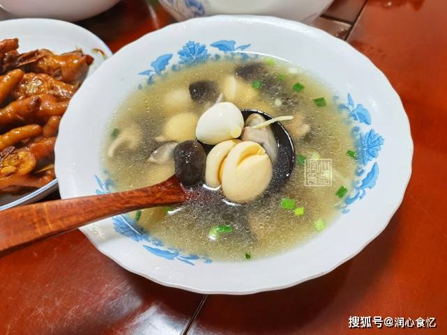 为什么觉得香菇味很恶心 d647bacadf934c9d987d3a075566ec2e.jpeg