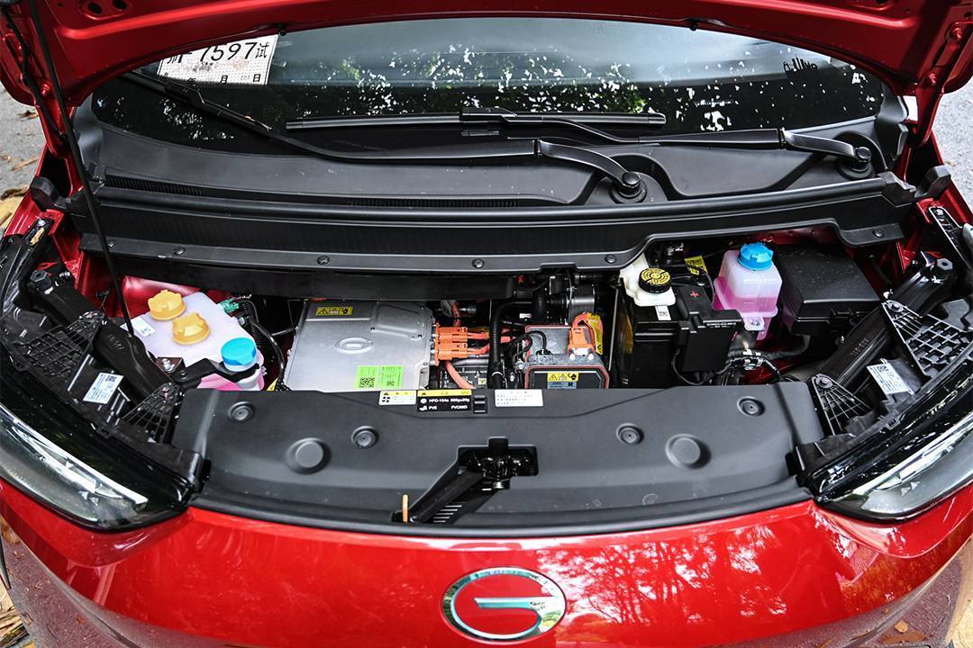 首搭弹匣电池广汽埃安aiony正式上市