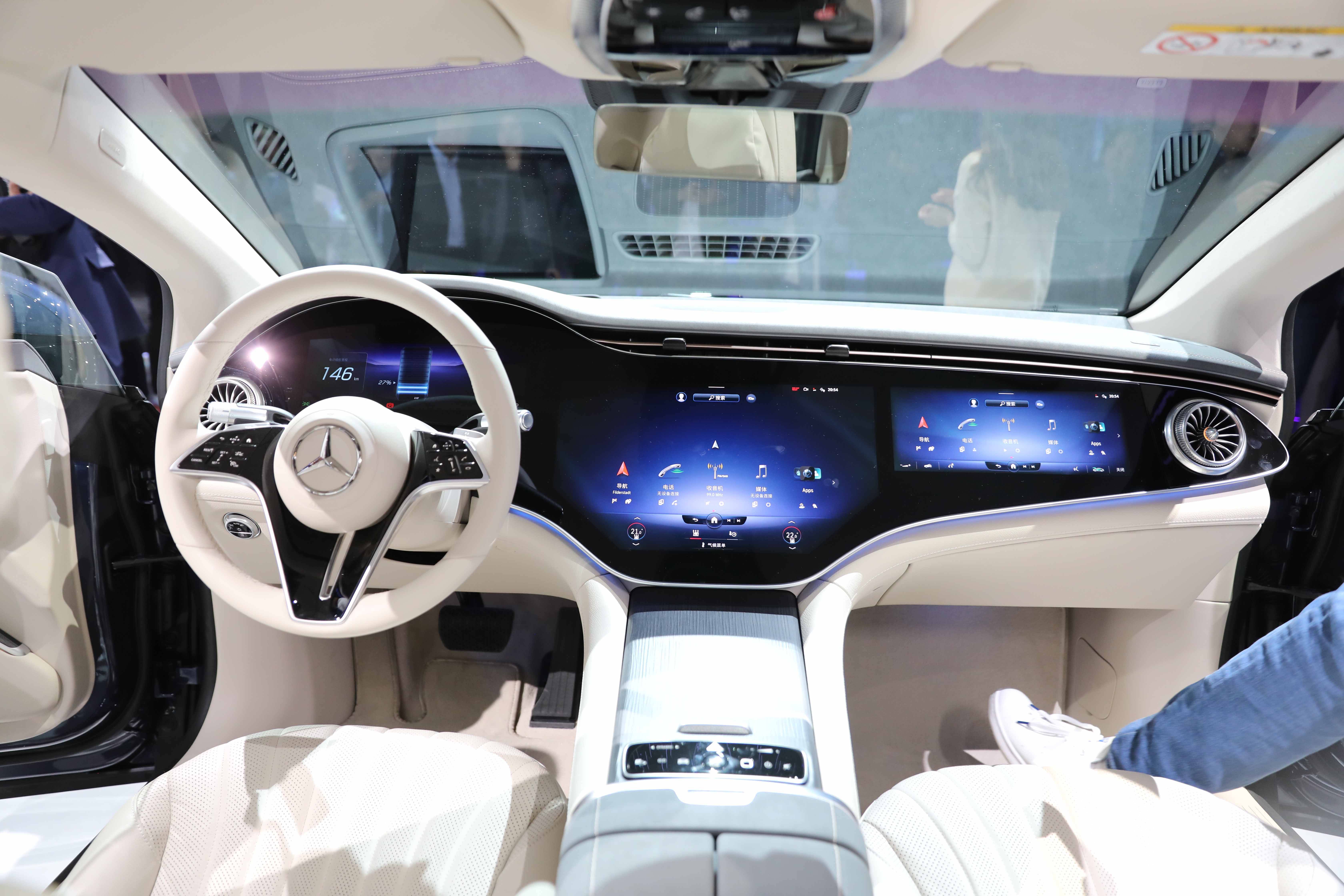 2021上海车展图解 | 汽车发明家的又一次革新之作 抢先实拍奔驰eqs