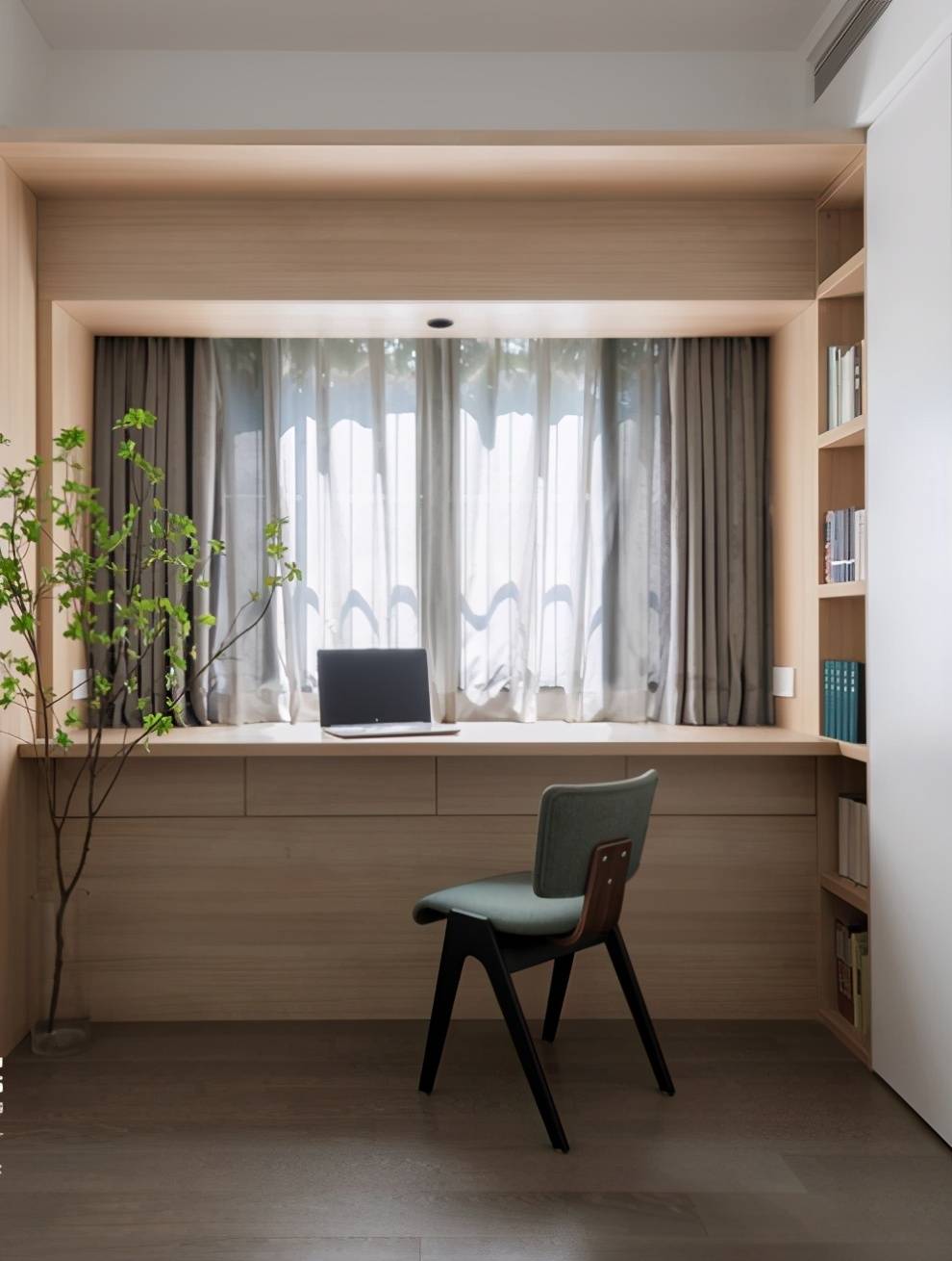 老伍说风水书桌摆在横梁之下孩子成绩不大幅度下滑才怪