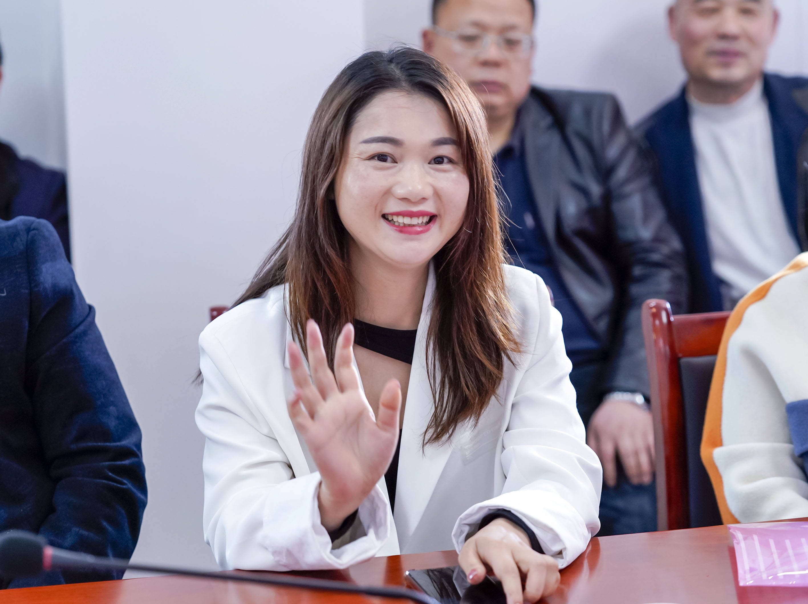 曾维锋讲话.县委宣传部常务副部长曹曙初讲话.