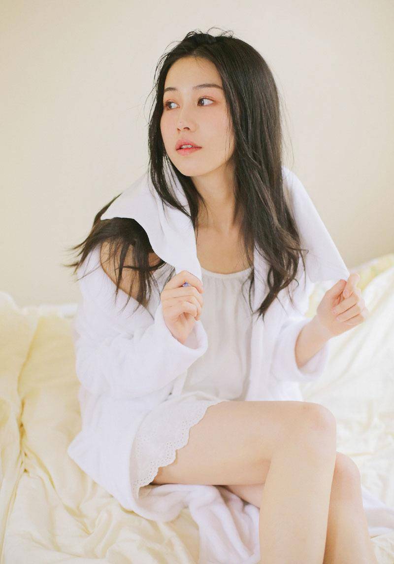 美女裸照 美女与野兽