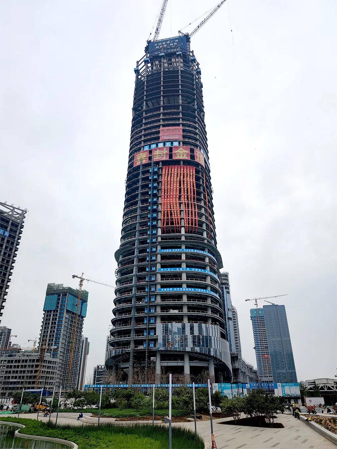 济南cbd"五指山"之"大拇指"封顶!27张照片记录成长历程
