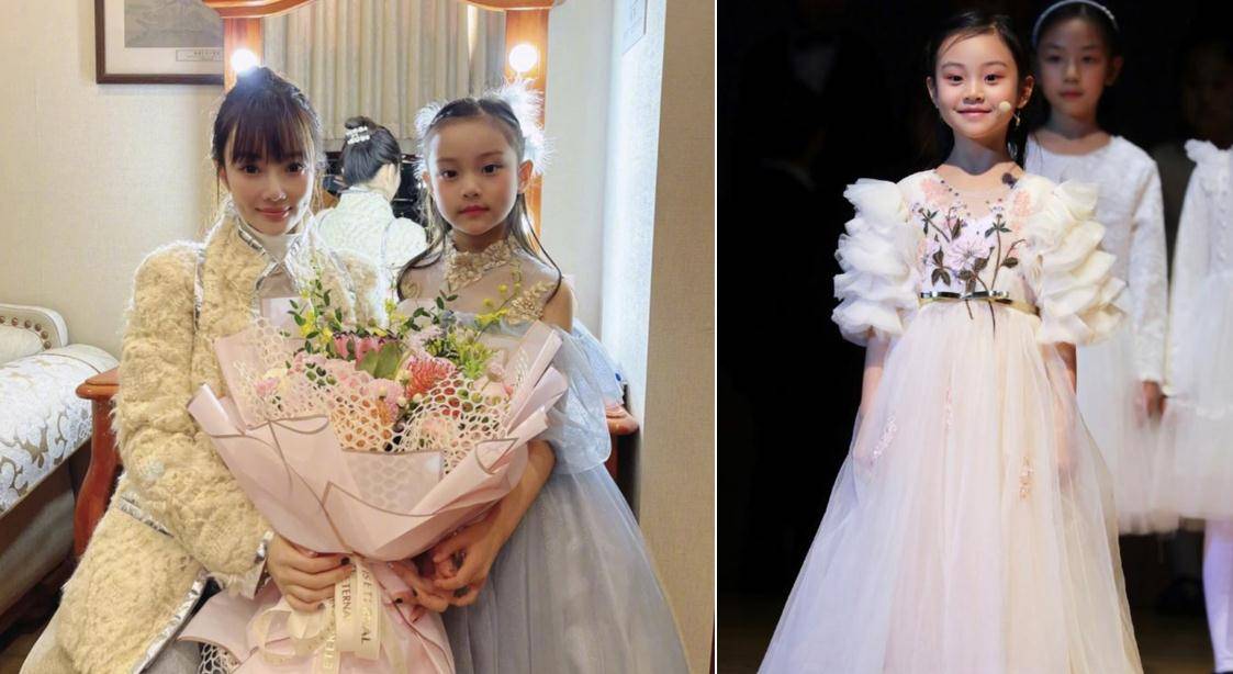 甜馨走秀太时髦!李小璐穿波点西装配短裤,黑线袜把膝盖穿出褶子