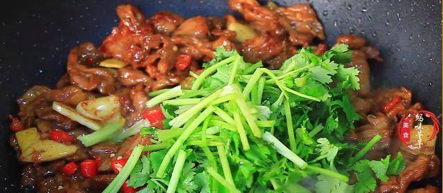 如何炒肉不腥又好吃 b878f1f4169e48ecb5bb9bed3416f595.jpeg