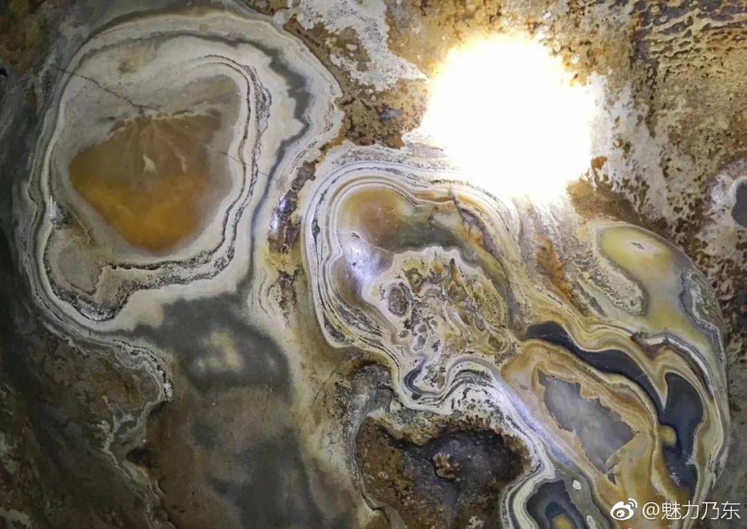 宽11米有三个朝南的洞口,其中两洞相通扎央宗溶洞海拔攀升高度900米