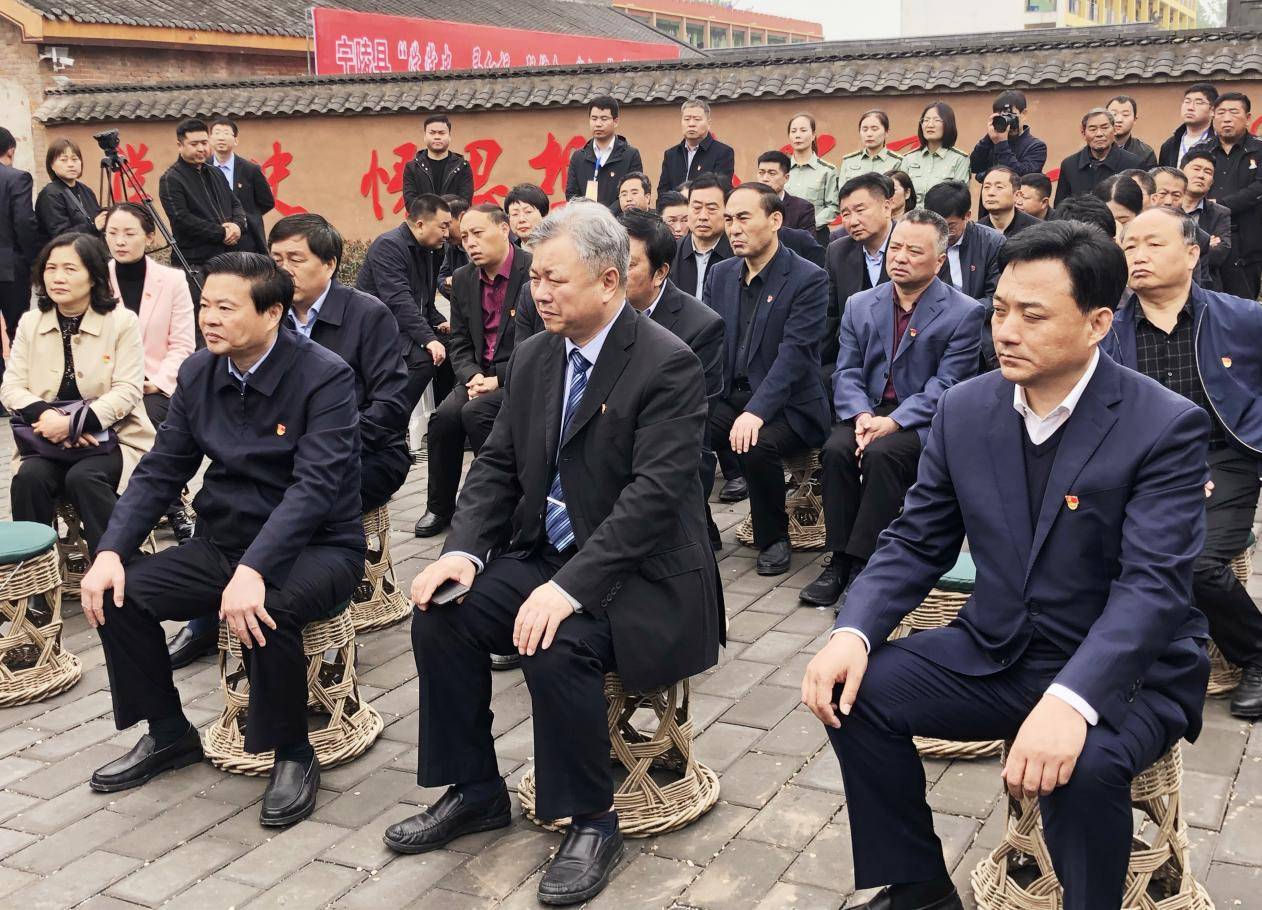 聆听了原柳河镇敌工站站长,宁陵县第一个党支部书记李东成的后人