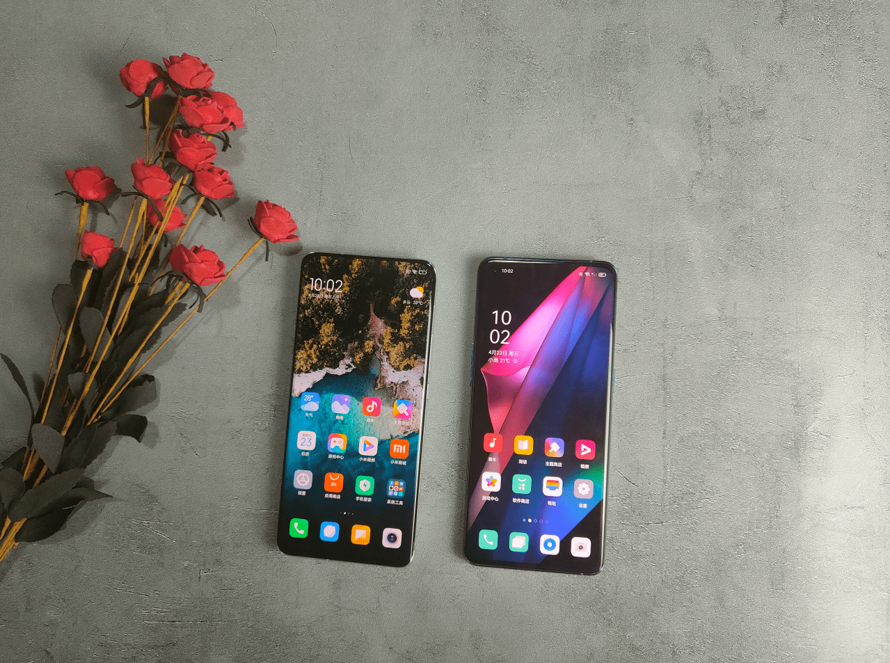 (左:小米11 ultra,右:oppo find x3 pro)