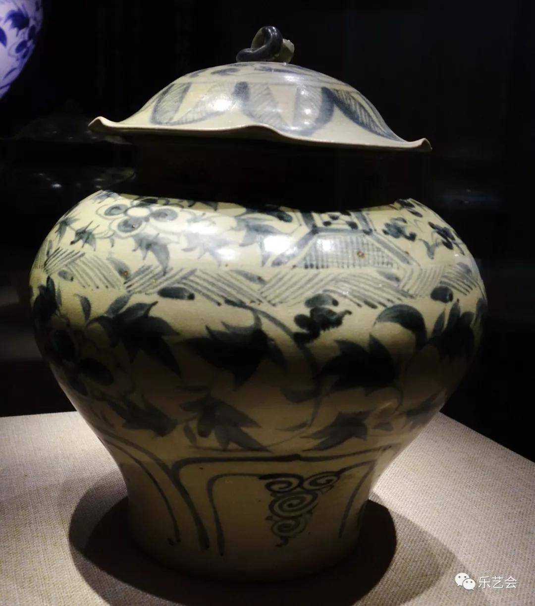 青花独秀《寻陶问瓷:深圳博物馆藏历代陶瓷藏品展》