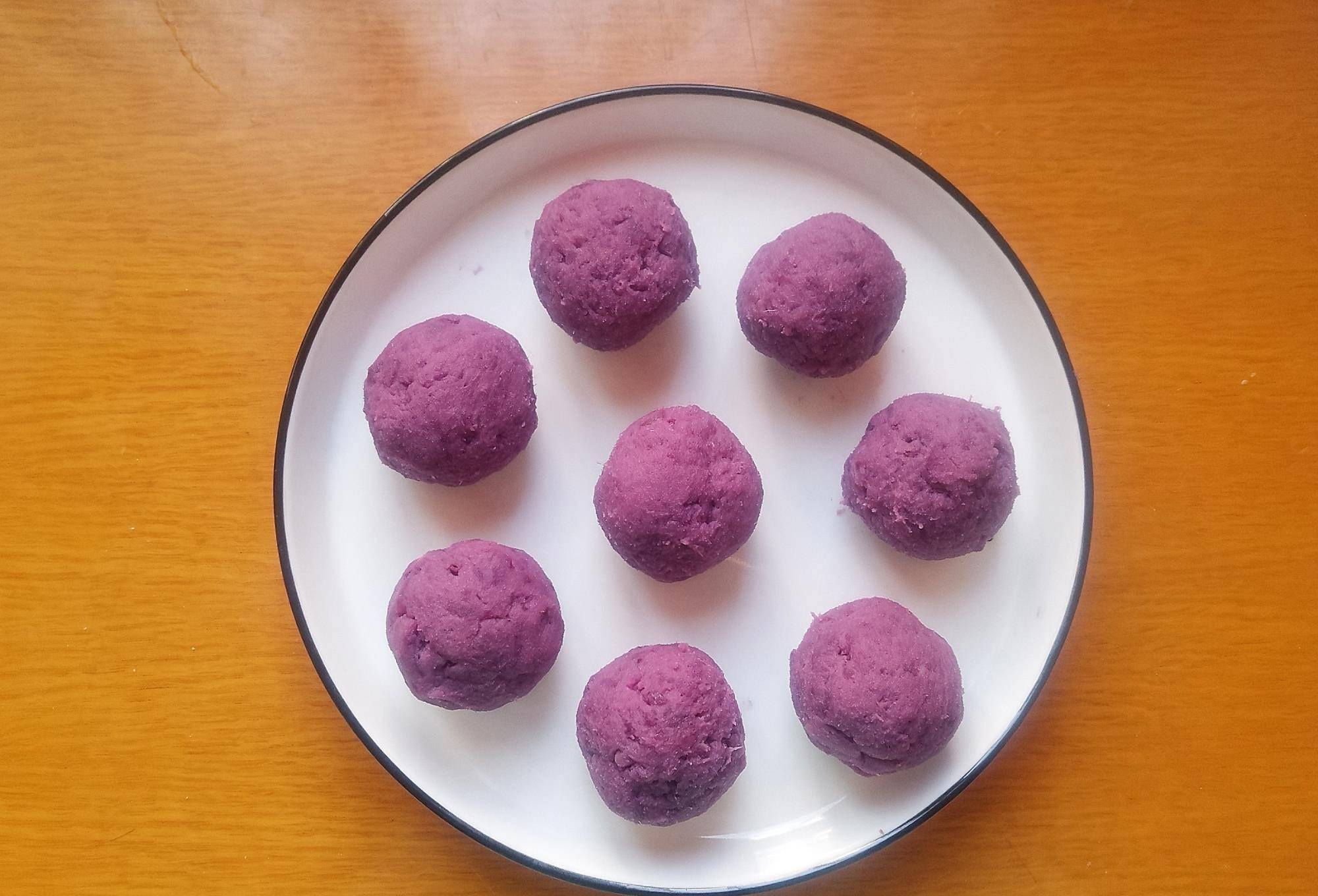 面粉做零食又好吃又简单 3b4da245b15f48049de3f45b49c3056d.jpeg