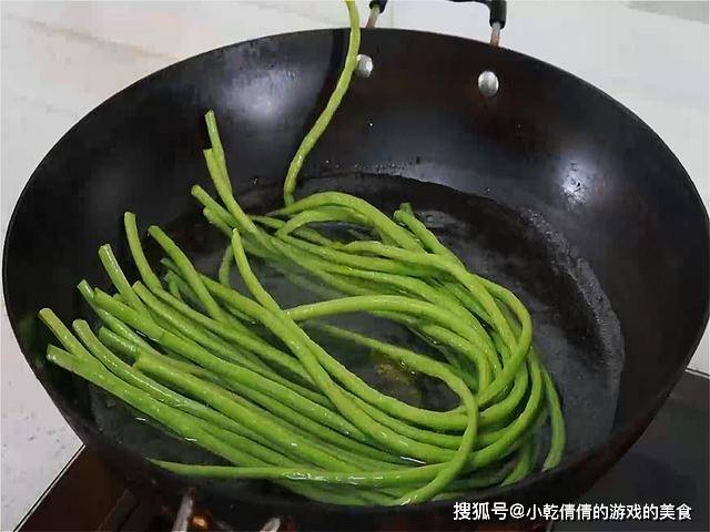 干豆角丝怎么焯水才能烂 5a8a75687b414b9b86d68403925a97e0.jpeg