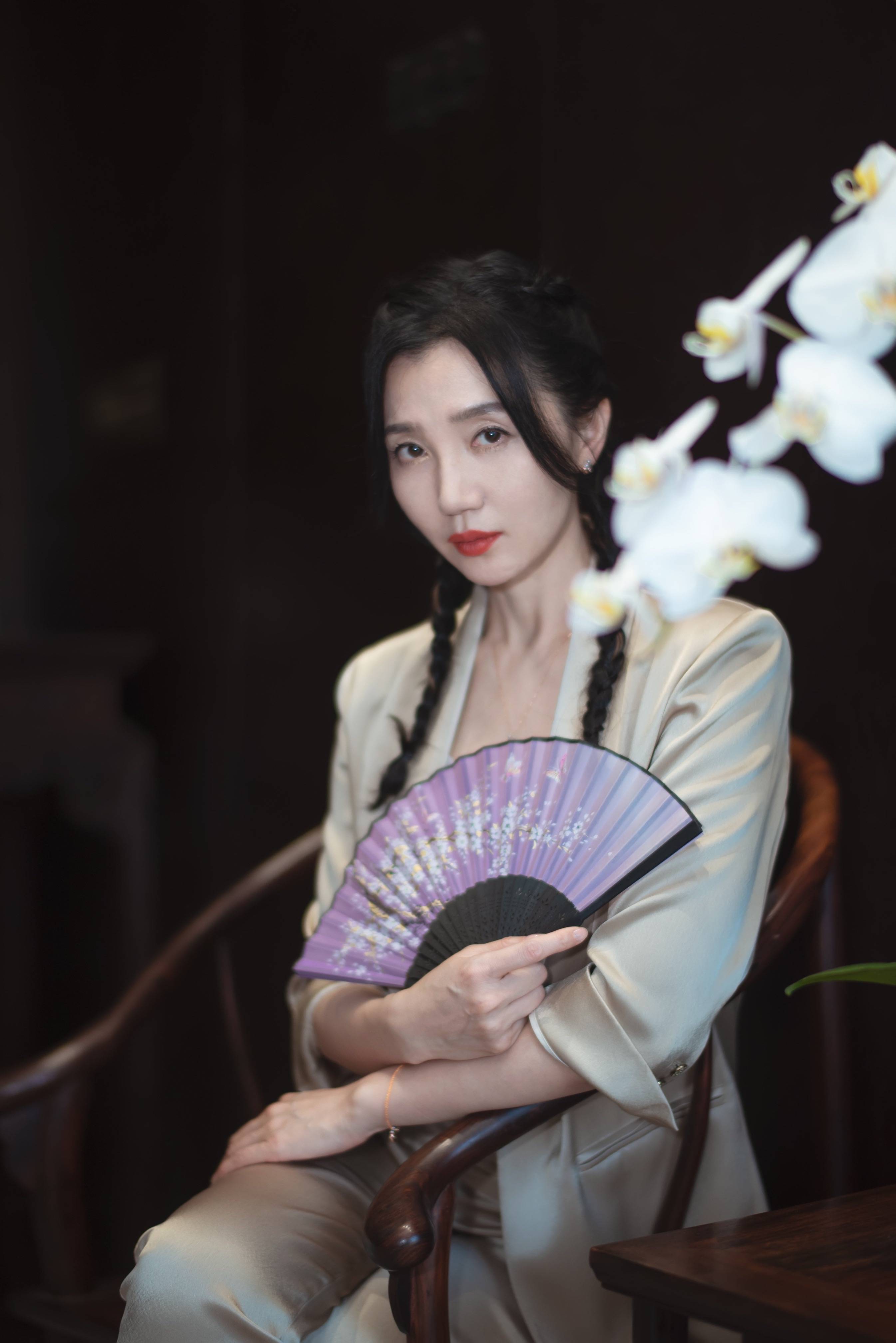 阿朵解锁新身份，邀你一同探索周大福1811给爱艺术展