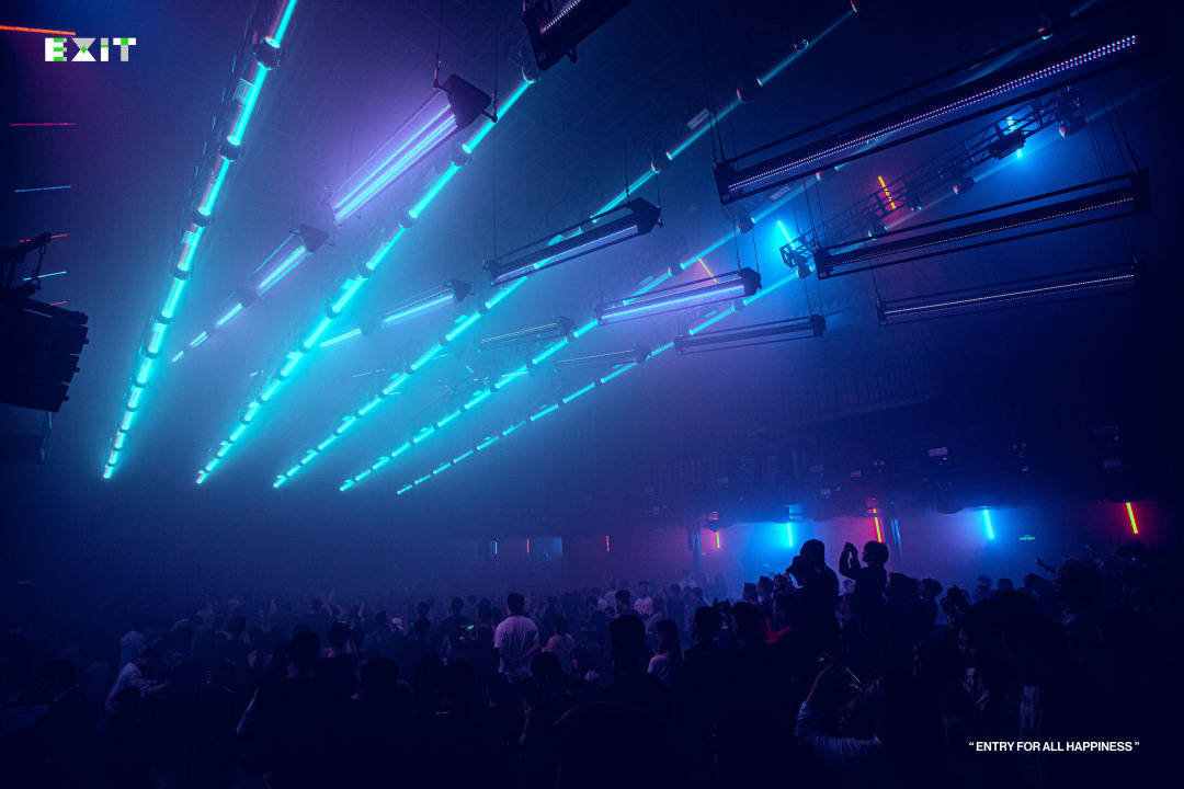 exit在光影交错之下构建耀眼的的梦幻工厂用最纯粹的音乐现场引领长沙