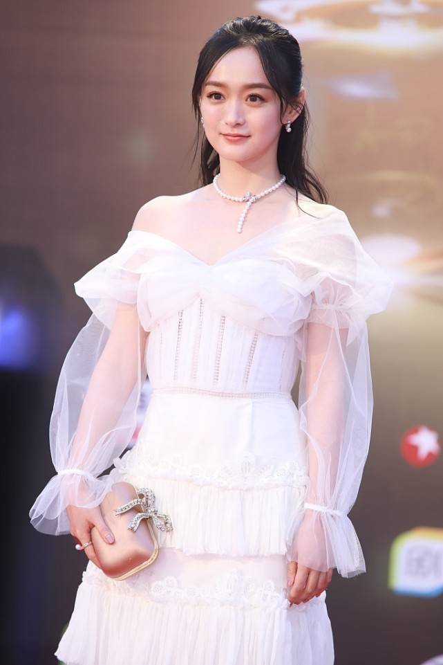 原版匆匆那年女主何泓姗小圆脸看着好精致少女感真足