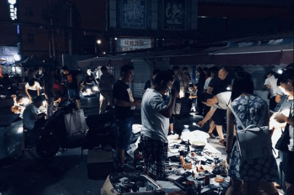 北京最神秘的"鬼市",只在凌晨开张,卖得都是平时看不到的东西